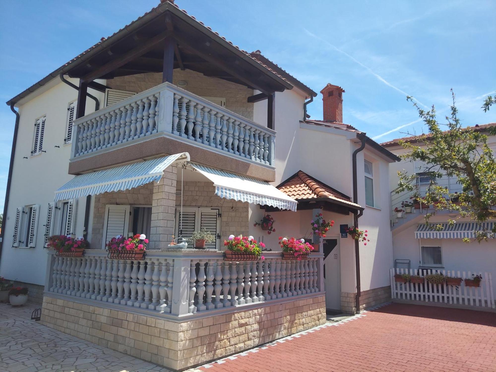 Apartmani Mila-Casa Bianca เมดูลิน ภายนอก รูปภาพ